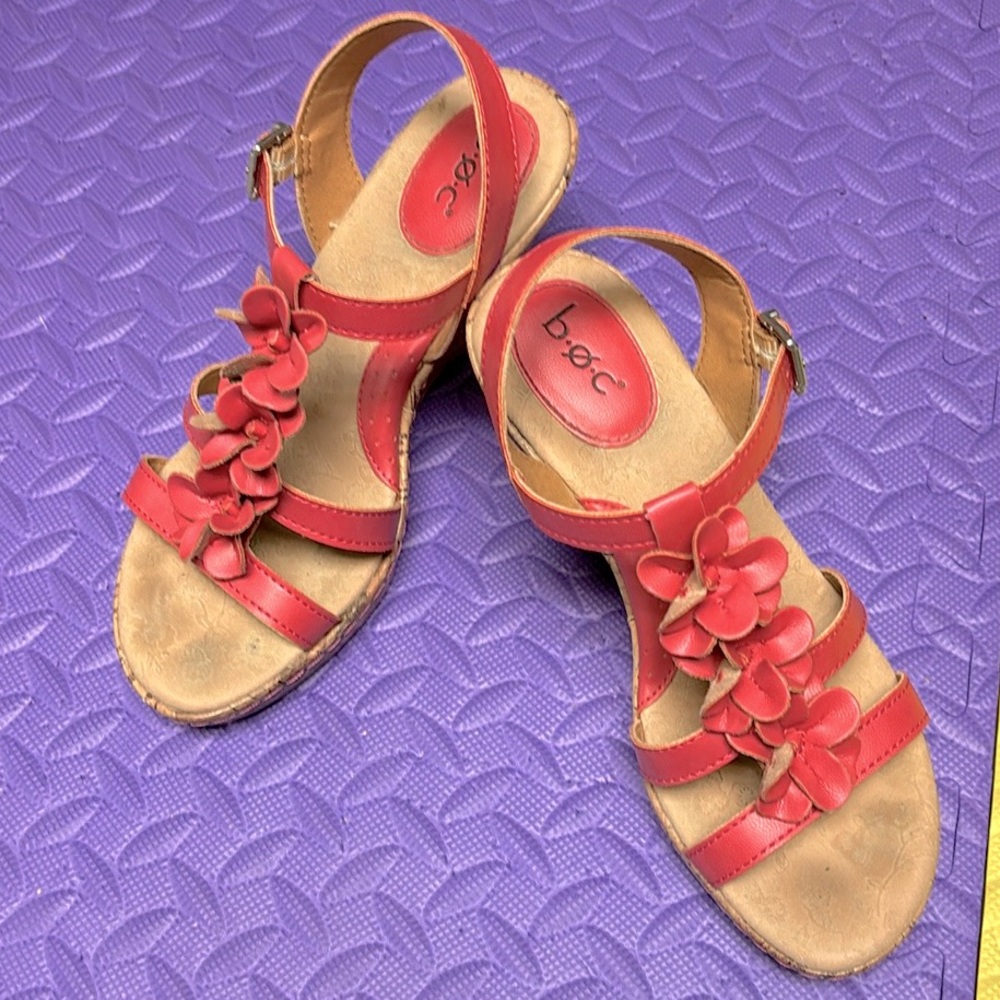 Size 8 boc wedge heel in pink